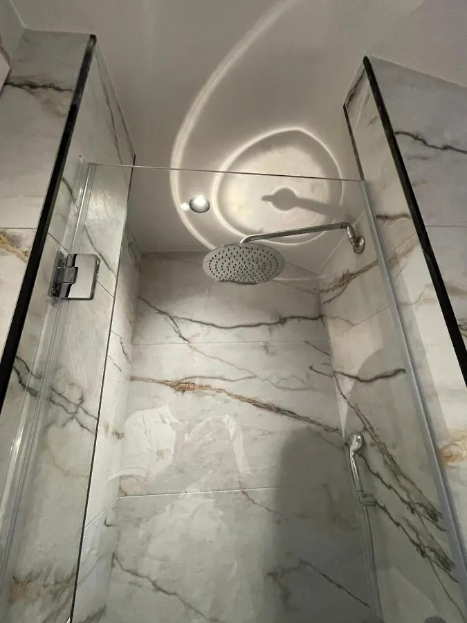 Agora Lx Studios & Suites Салоники