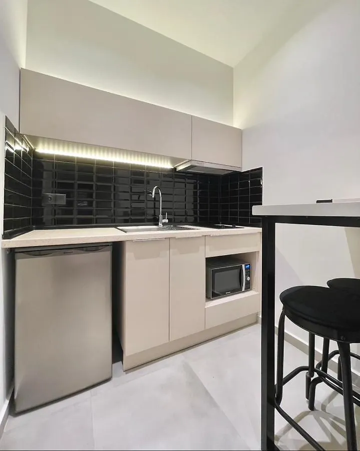 Agora Lx Studios & Suites Салоники 0*,