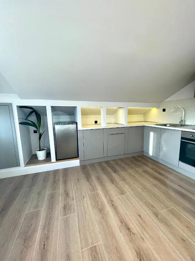 Agora Lx Studios & Suites Салоники