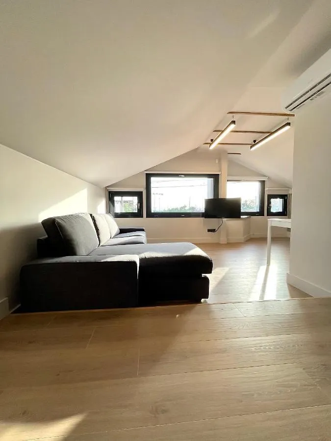 Agora Lx Studios & Suites Салоники