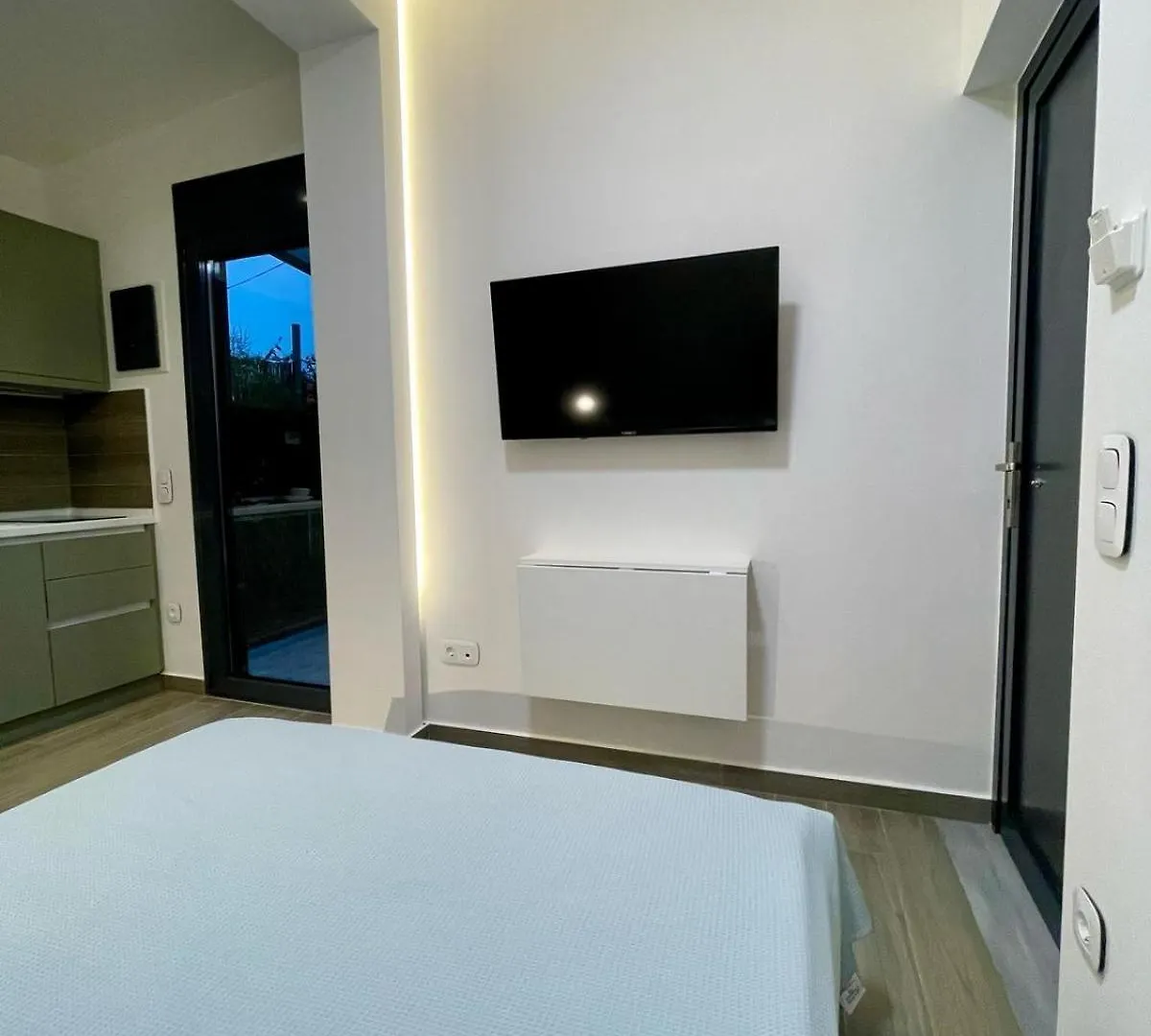 Agora Lx Studios & Suites Салоники 0*,